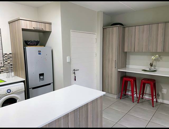2 BEDROOM APARTMENT FOR SALE IN DIE HOEWES